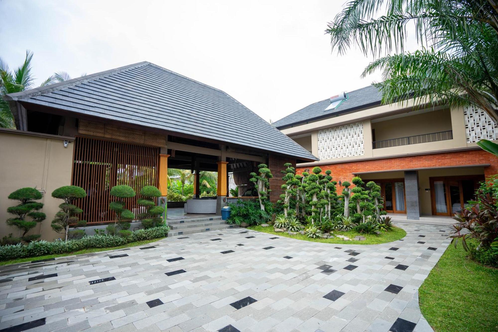 The Grand Villandra Resort Lovina Exterior foto
